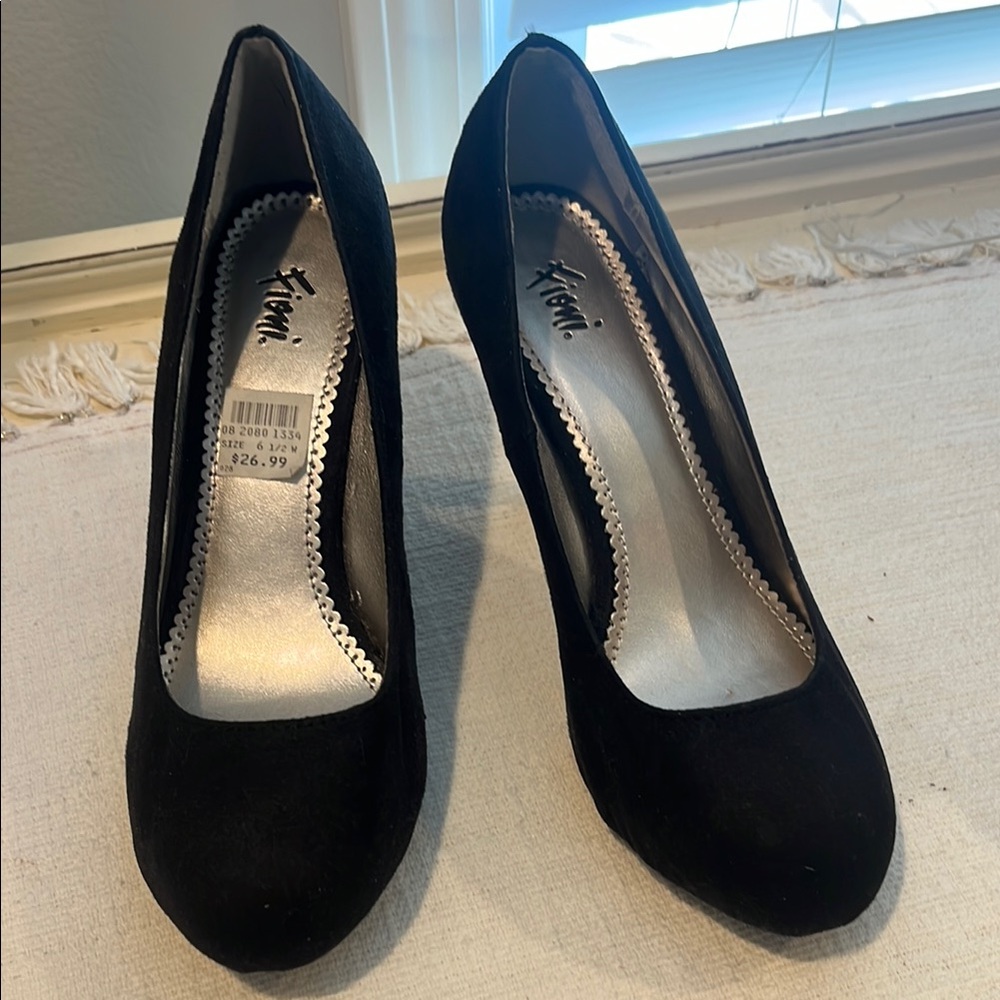 FIONI Clothing Black Heels Elegant Design